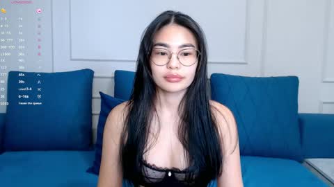Snapshot of little_v1rgin_angel chatting on April 21, 2026, 9:37 am Kwan online show from April 21, 2026, 9:37 am