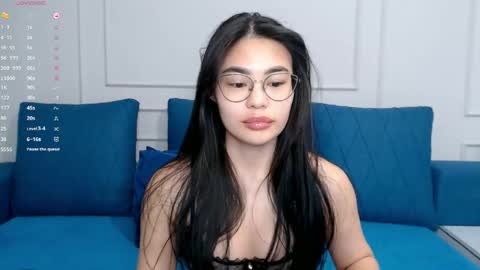 Snapshot of little_v1rgin_angel chatting on April 22, 2026, 9:33 am Kwan online show from April 22, 2026, 9:33 am