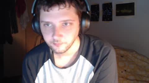 littlealien7 online show from October 3, 2025, 11:40 am