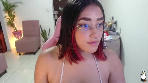 Snapshot of littleangelx_m chatting on February 6, 2025, 11:48 pm Daniela online show from February 6, 2025, 11:48 pm