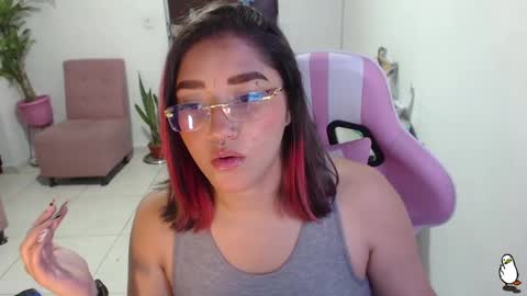 Snapshot of littleangelx_m chatting on February 20, 2025, 10:48 pm Daniela online show from February 20, 2025, 10:48 pm