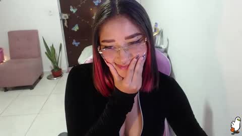 Snapshot of littleangelx_m chatting on February 28, 2025, 12:32 am Daniela online show from February 28, 2025, 12:32 am