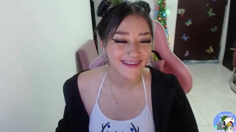 Snapshot of littleangelx_m chatting on December 22, 2025, 10:51 pm Daniela online show from December 22, 2025, 10:51 pm