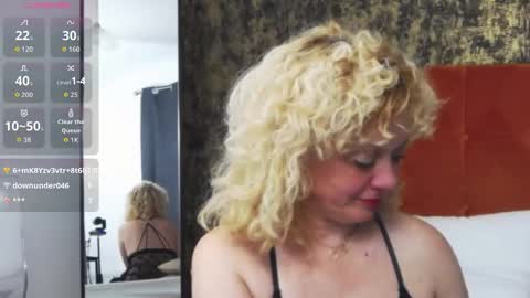 Snapshot of littlecurlygirll chatting on December 13, 2025, 7:53 pm LittleCurlyGirll online show from December 13, 2025, 7:53 pm