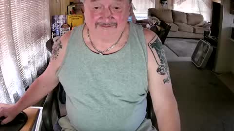 Littled83057 online show from June 26, 2026, 6:01 pm