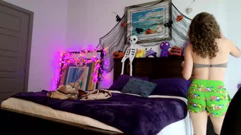 littledeathtrap online show from October 4, 2025, 8:40 pm