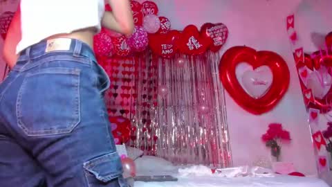 littlee_emma_ online show from February 15, 2025, 12:15 am