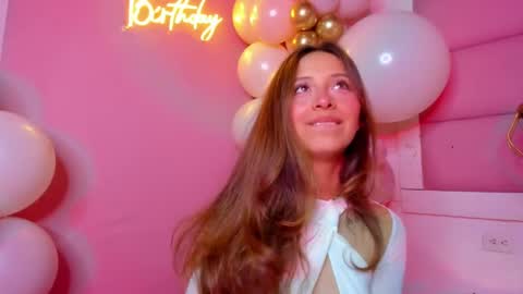 littlee_emma_ online show from February 22, 2025, 6:28 am