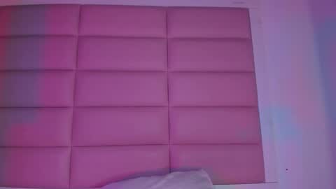 littlee_emma_ online show from December 15, 2025, 3:11 am