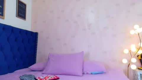 Snapshot of littleebonymommy chatting on June 19, 2026, 7:50 pm Tania online show from June 19, 2026, 7:50 pm