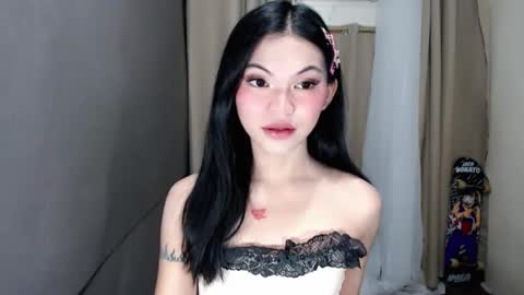 littlelace_ online show from April 11, 2026, 10:58 pm