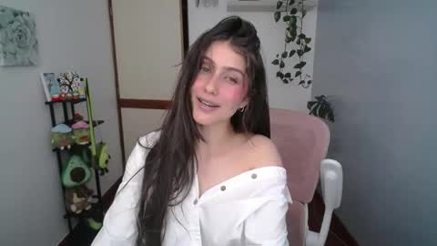 Snapshot of littlelaksmi chatting on April 20, 2026, 10:11 pm Laksmi online show from April 20, 2026, 10:11 pm