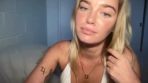 Snapshot of littlemaryjane19 chatting on March 3, 2025, 10:52 pm Marciabrady online show from March 3, 2025, 10:52 pm