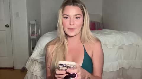 Snapshot of littlemaryjane19 chatting on September 18, 2025, 7:38 pm Marciabrady online show from September 18, 2025, 7:38 pm