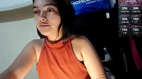 Snapshot of littlemelii chatting on October 19, 2025, 11:27 pm Melia online show from October 19, 2025, 11:27 pm