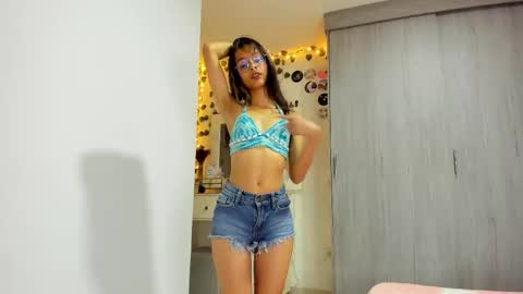 Luna online show from March 26, 2026, 7:19 pm