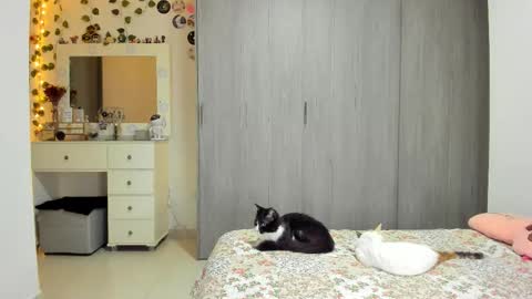 Luna online show from March 29, 2026, 10:21 pm