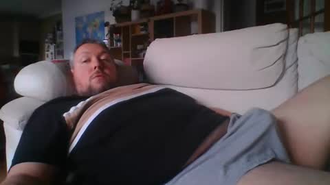 Snapshot of littlesubbear chatting on November 21, 2025, 1:21 pm littlesubbear online show from November 21, 2025, 1:21 pm