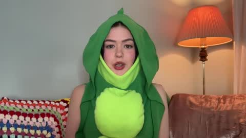 Snapshot of littlesugarpea chatting on January 8, 2025, 12:17 am Little Sugar Pea  online show from January 8, 2025, 12:17 am