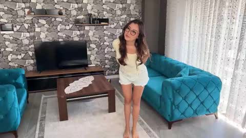 little sweety online show from October 9, 2025, 11:41 am