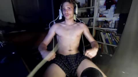 Snapshot of littleswitchb chatting on July 15, 2026, 8:19 am littleswitchb online show from July 15, 2026, 8:19 am