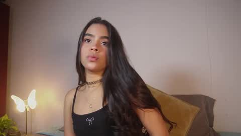 littletammy_ online show from April 19, 2026, 3:55 pm