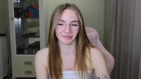 Eliana online show from December 5, 2024, 2:22 pm