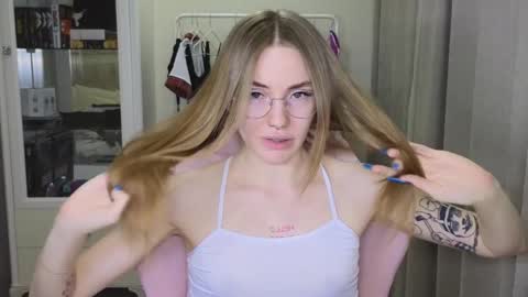 Eliana online show from January 30, 2025, 3:08 pm