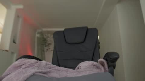 Snapshot of livestream18x chatting on January 20, 2025, 2:46 pm Emily  R online show from January 20, 2025, 2:46 pm