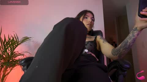 Snapshot of livestream18x chatting on September 27, 2025, 9:09 pm Emily  R online show from September 27, 2025, 9:09 pm