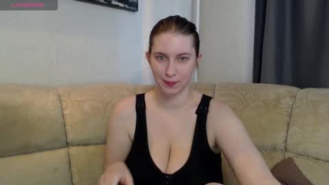 Snapshot of liyasilve chatting on February 16, 2026, 2:29 am Liya Silve online show from February 16, 2026, 2:29 am