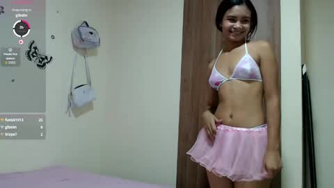 Snapshot of liz7skinny chatting on June 5, 2026, 9:53 pm Liz7skinny online show from June 5, 2026, 9:53 pm