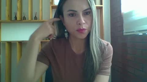 liz_28 online show from September 8, 2025, 4:06 pm