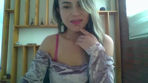 liz_28 online show from September 26, 2025, 4:00 pm