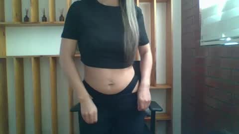 liz_28 online show from October 1, 2025, 8:59 pm