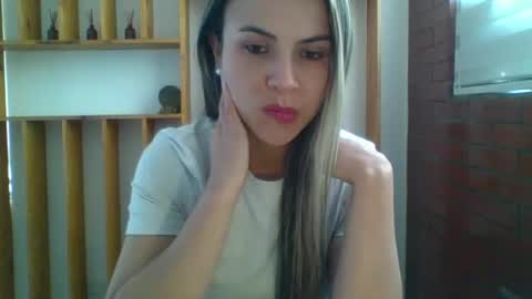 liz_28 online show from October 20, 2025, 8:09 pm