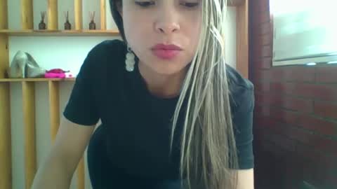 liz_28 online show from October 27, 2025, 4:00 pm