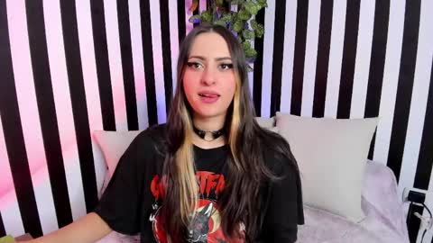 Liz  online show from April 21, 2026, 2:01 pm