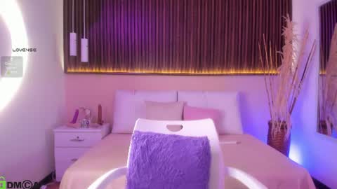 Snapshot of liz_grey_ chatting on June 25, 2026, 4:56 am online show from June 25, 2026, 4:56 am