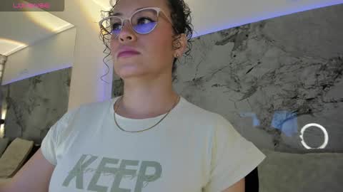 Liz  online show from February 11, 2026, 10:09 am