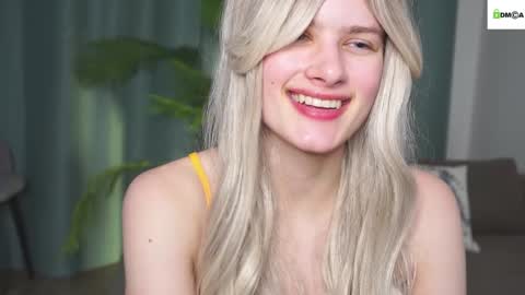 Snapshot of lizbethcoll chatting on January 3, 2025, 4:59 pm Sunnheart online show from January 3, 2025, 4:59 pm