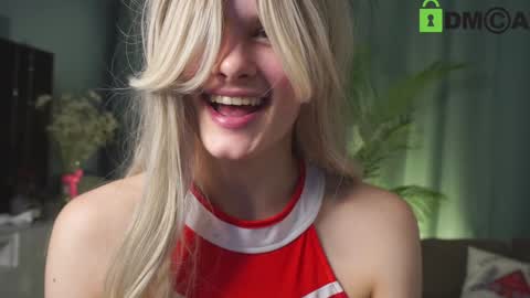 Snapshot of lizbethcoll chatting on January 8, 2025, 7:24 pm Sunnheart online show from January 8, 2025, 7:24 pm