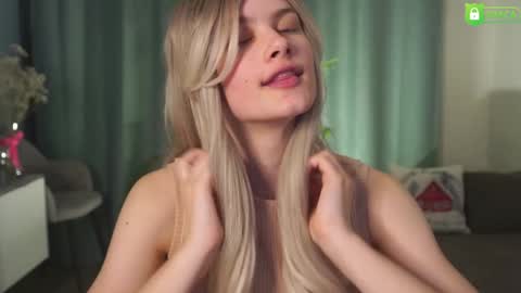 Snapshot of lizbethcoll chatting on February 5, 2025, 7:20 pm Sunnheart online show from February 5, 2025, 7:20 pm