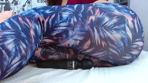 L I Z  E T H   online show from February 5, 2026, 12:15 am