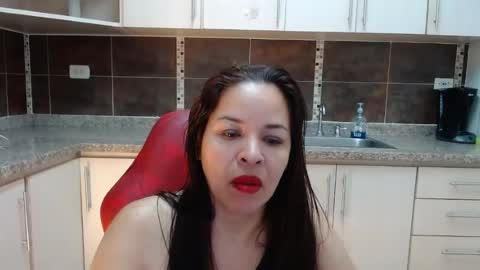 Snapshot of lizeth_bels chatting on June 16, 2026, 11:57 am L I Z E T H online show from June 16, 2026, 11:57 am