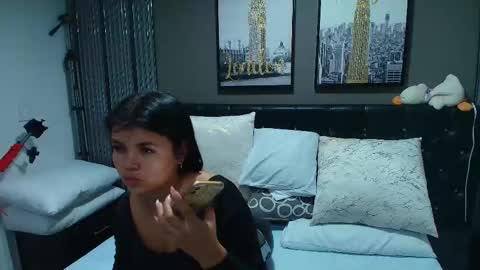 Lizz  online show from September 24, 2025, 11:24 am