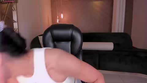 Lizzi  online show from September 10, 2025, 9:04 pm