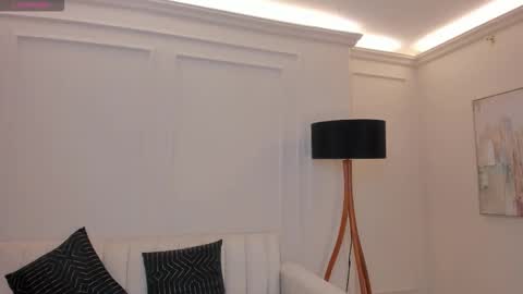 Lizzi  online show from October 12, 2025, 6:40 pm