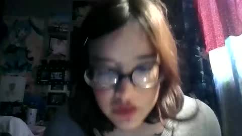 Snapshot of lizzy_bear chatting on May 16, 2026, 7:23 pm lizzy_bear online show from May 16, 2026, 7:23 pm