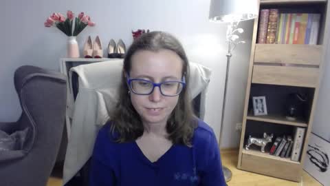 Lizzy online show from November 21, 2025, 6:45 am